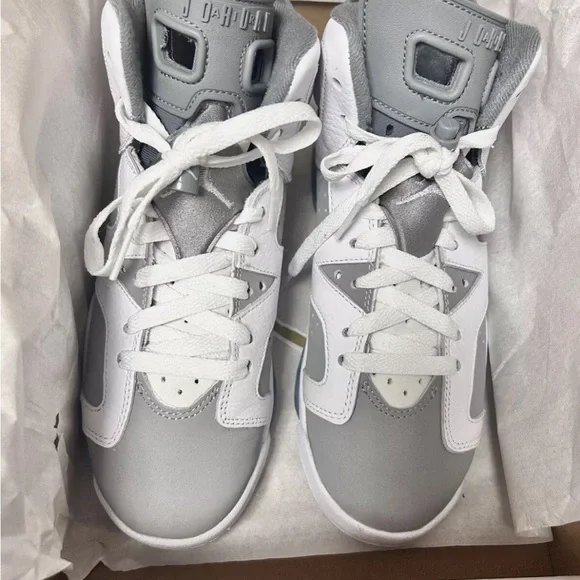 Men's Gray and White Sneakers - Picture 2 of 4